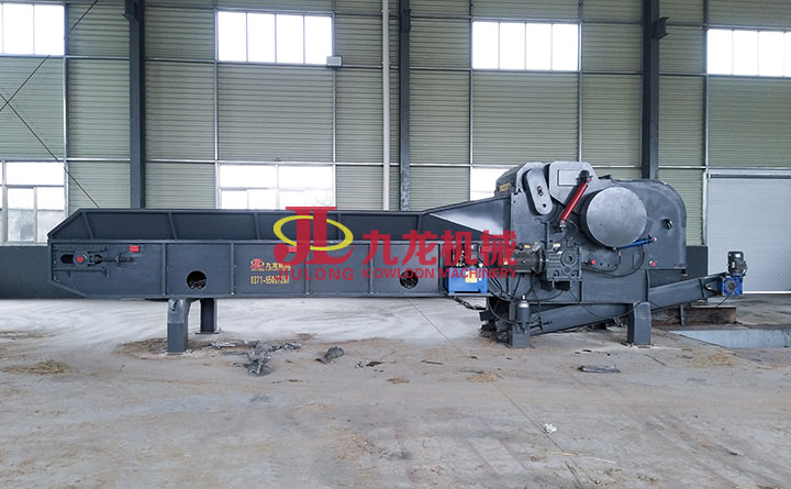 大型樹(shù)枝粉碎機(jī)